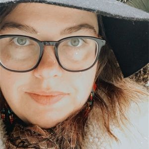 Meet your Posher, Joleen